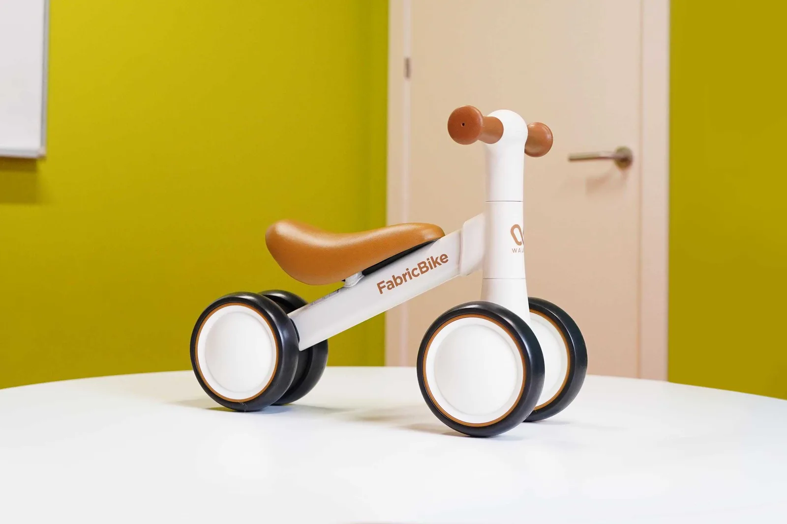 Odrážedlo FabricBike Walker Light Sand